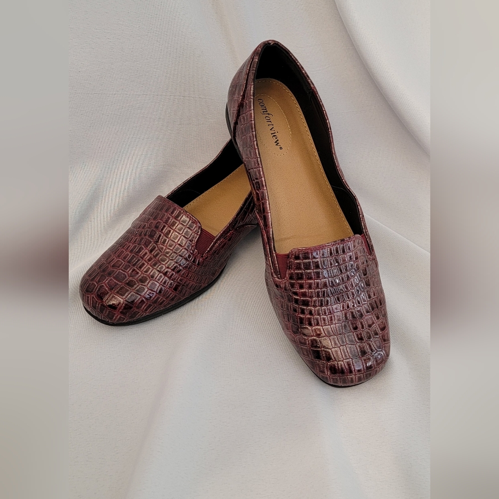 Comfortview Leisa Burgundy Flat Loafers Size 11 WW